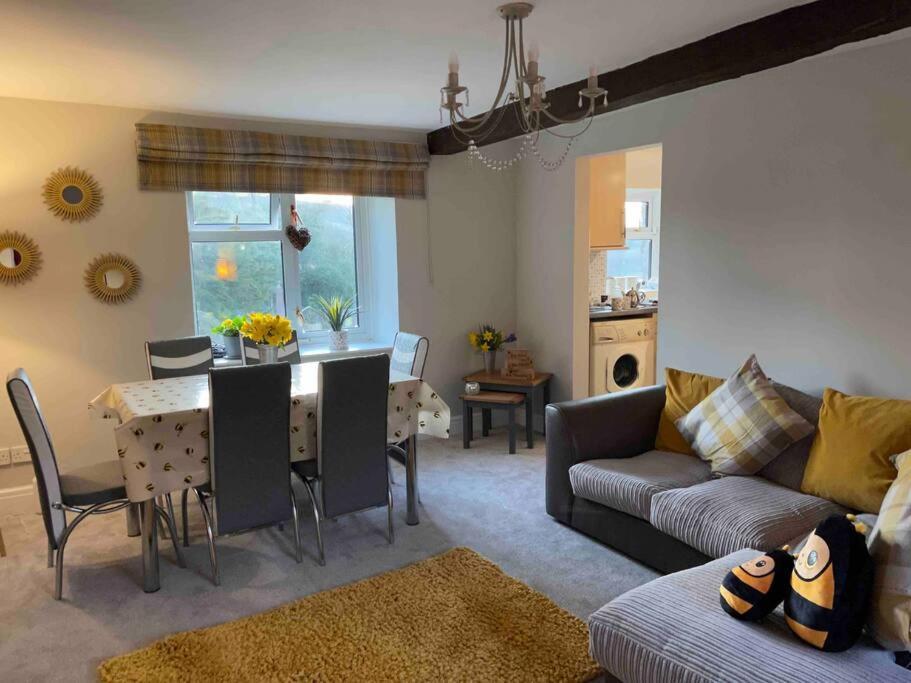 Yew Tree Cottage, 3 Bedroom, 4 Church Row Defynnog Devynock Exterior foto