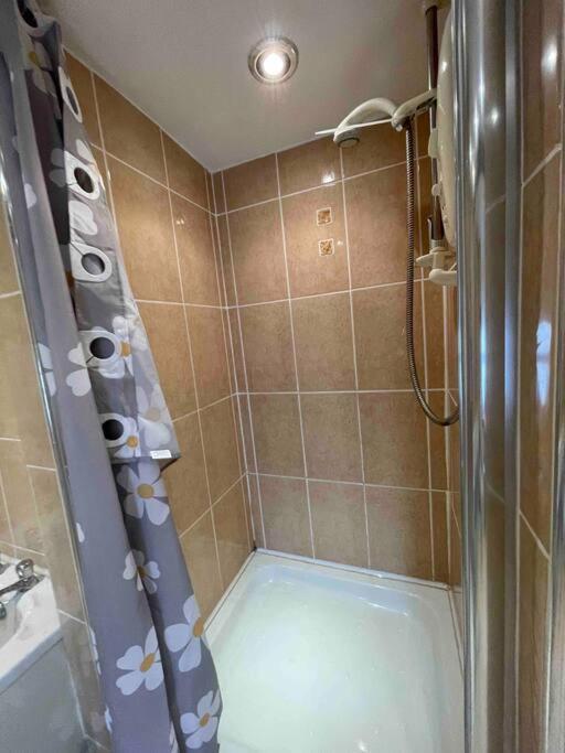 Yew Tree Cottage, 3 Bedroom, 4 Church Row Defynnog Devynock Exterior foto